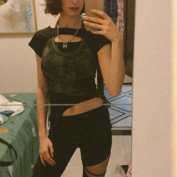 Camo layered top - Picture 2 of 2